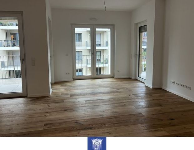 ERSTBEZUG! Interessante 3-Zimmerwohnung an der Elbe! 2 Balkone, Barrierefrei, Lift! - Photo 1