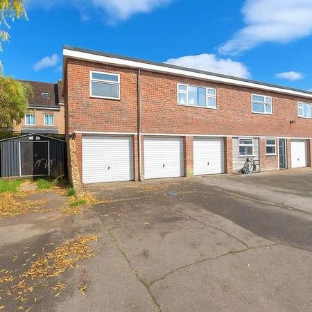 The Studio, Ash Road, Aldershot, Hampshire, GU12 - Photo 4