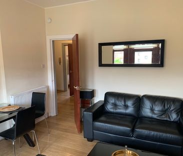 1 Bed Flat, Baker Street, G41 - Photo 2