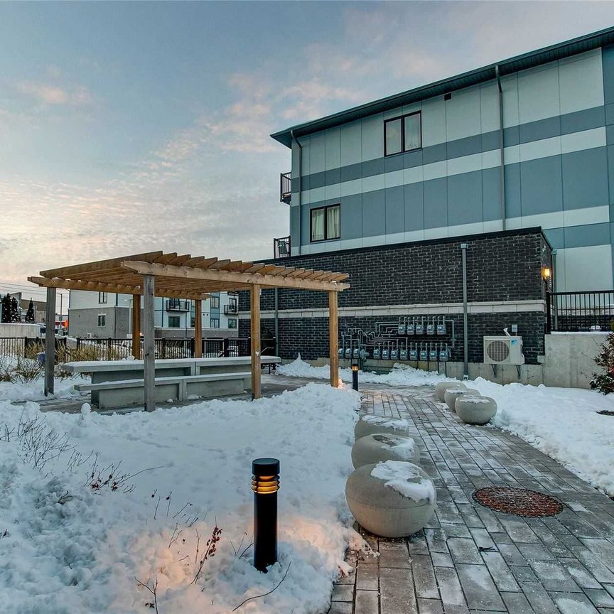 For Lease - 630 Rogers Road Unit# #5 Room 1, Toronto, Ontario - Photo 1