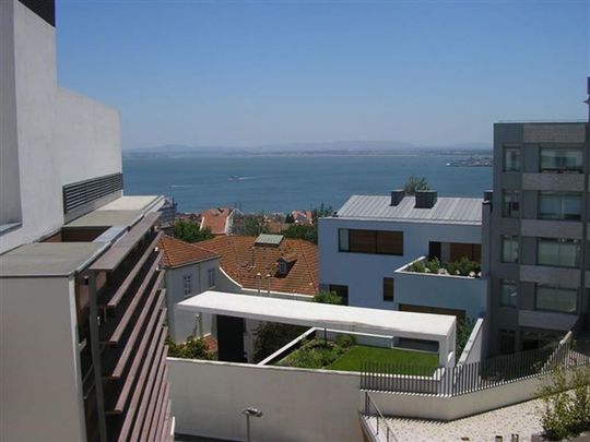 Fantástica penthouse T3 em condomínio com vista rio, na Lapa em Lisboa - Photo 1