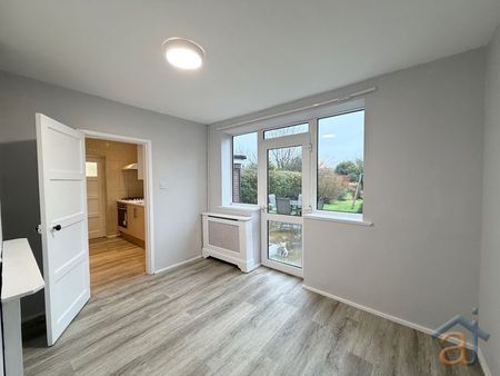 TO LET – Leybourne Avenue, Southport – Available Immediately - Photo 2