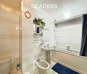 2 bedroom apartment to rent Christchurch Road, Bournemouth, Dorset,... - Photo 2