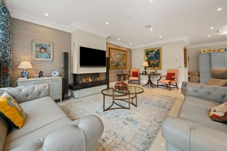 5 bedroom detached house to rent - Photo 3