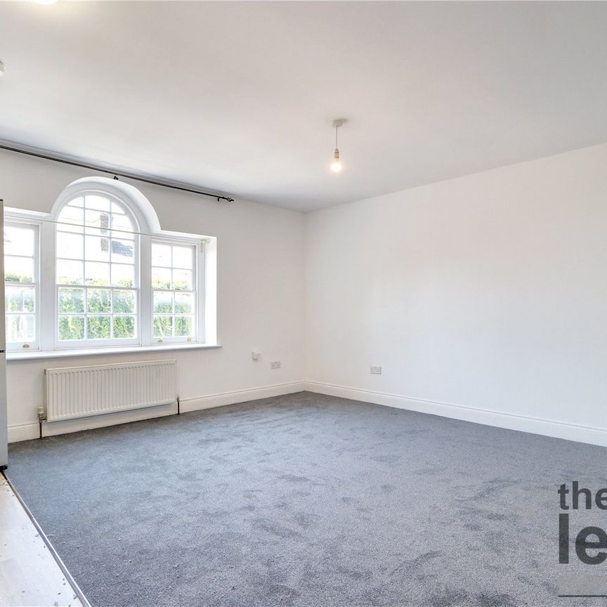 Baker Street, Enfield, Middlesex, EN1 3LF - Photo 1
