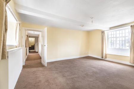 6 bedroom house to rent - Photo 2