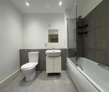 Imperial Drive, Harrow - Photo 5