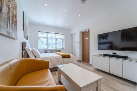 1 bedroom Apartment to rent - Photo 5