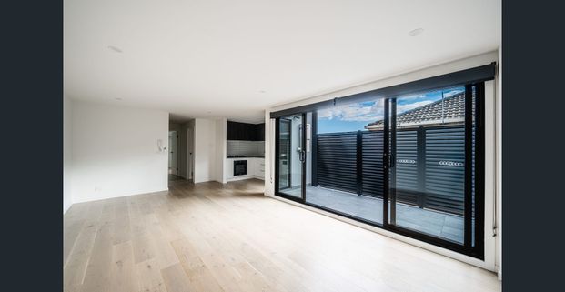 BIG,BRAND NEW FITOUT,BOUIQUE BLOCK OF ONLY 10 - Photo 1