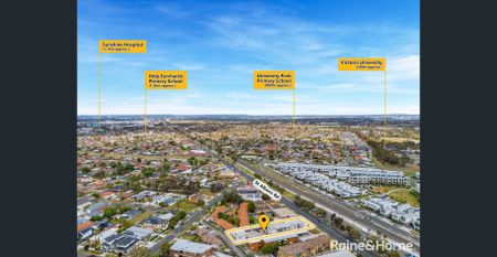 Modern 2-Bedroom Flat in the Heart of St Albans - Photo 3