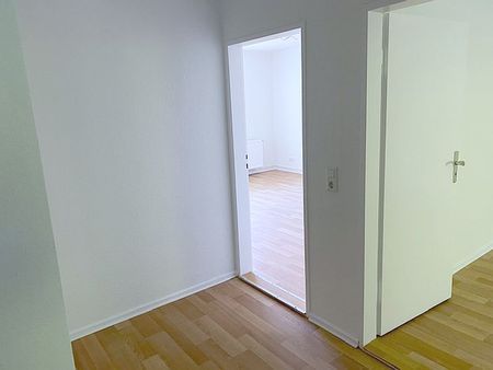 + 2 Zimmer - Großer Balkon + - Photo 4