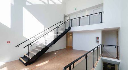 Modern 1-Bedroom Studio Apartment - Photo 2