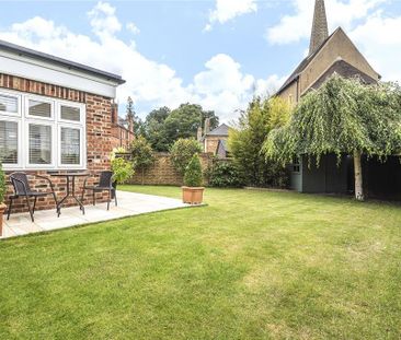 5 bedroom detached house to rent - Photo 2