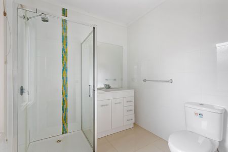 2/98 Ashley Street, Maidstone VIC 3012 - Photo 5