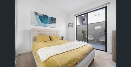 LIGHT FILLED APARTMENT WITH TWO OUTDOOR RETREATS - FLEXIBLE LEASE TERM MINIMUM SIX MONTHS - Photo 5