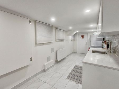 For Lease - 1652 Dufferin Street Unit# B, Toronto, Ontario - Photo 4