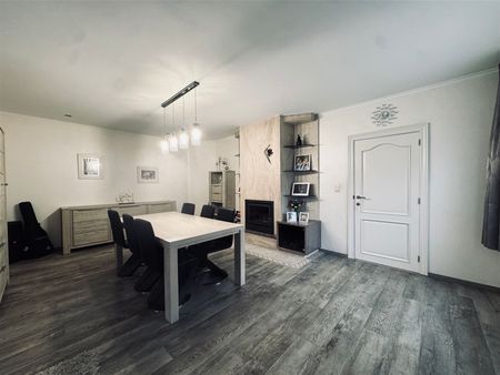 Open bebouwing met vijf slaapkamers, grote tuin en zwembad - Photo 5