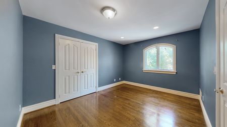 For Lease - 225 Kingsdale Avenue, Toronto, Ontario - Photo 2