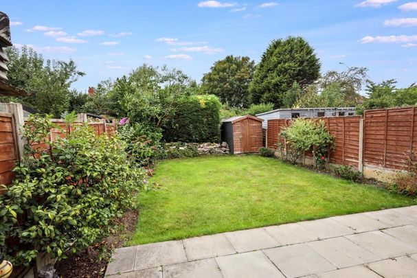 4 bedroom detached house to rent - Photo 1