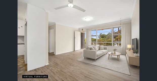 4 Bedroom Family Home with Lawn Maintenance Included - Photo 1