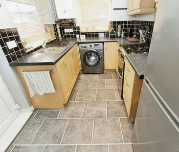 Semi-detached house to rent on - Photo 5