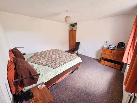 3 bedroom link detached to rent The Broadway, St Ives - Photo 5