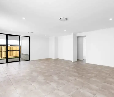 Light-Filled Home Offering Comfort and Convenience - Photo 4