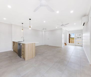 Walk into This Semi/Detached Family Home! - Photo 6