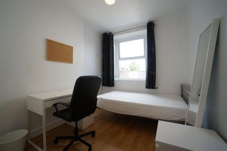 8 College Road - Photo 3