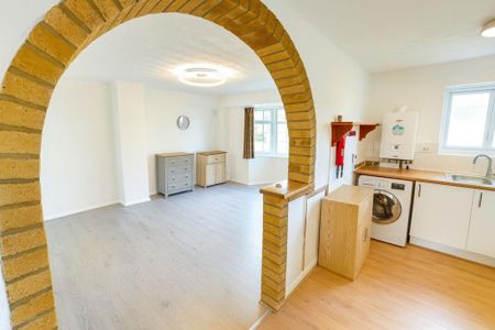 1 bedroom flat to rent - Photo 2