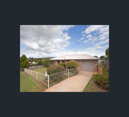 4 Swartz Street, Kearneys Spring, Qld 4350 - Photo 2