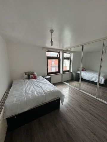 Room in a Shared House, Woodall Road, B6 - Photo 2