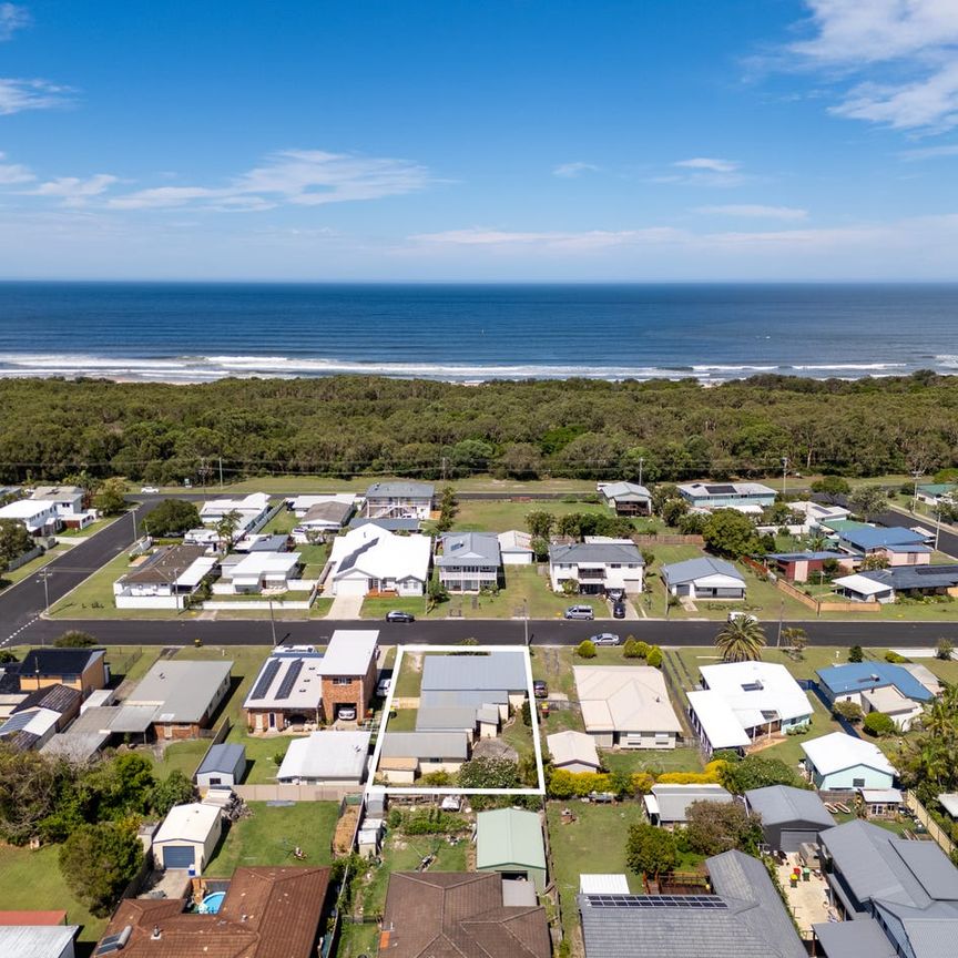 Classic Beachside Charm - Photo 1