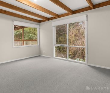 CONVENIENCE AND LOCATION! - Photo 3