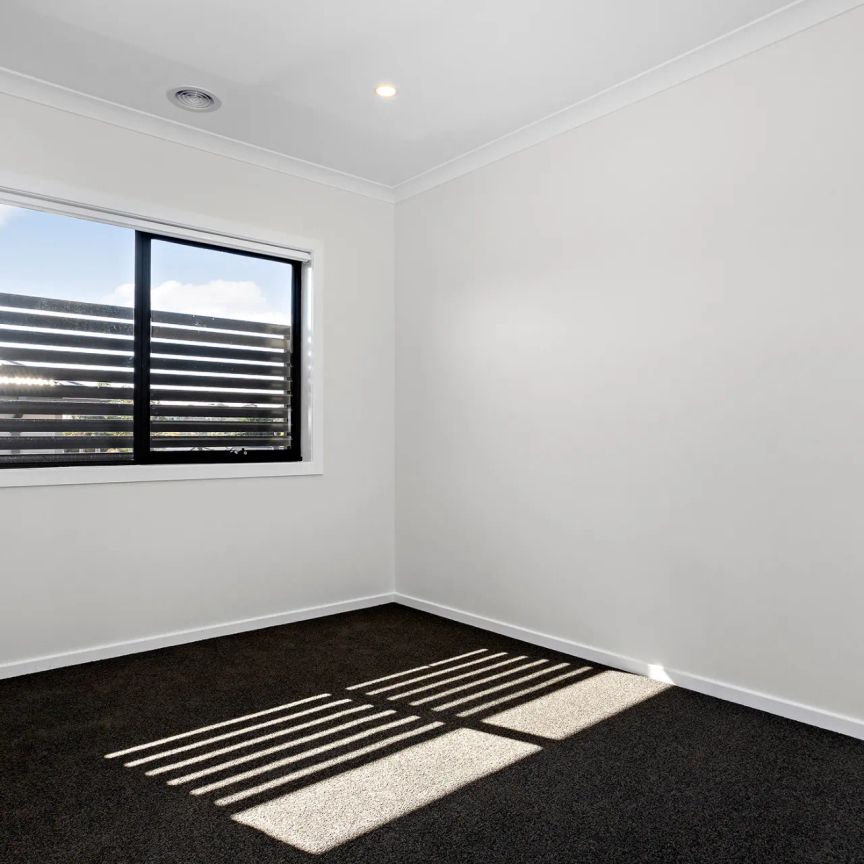 Modern and Stylish Townhouse - Photo 1