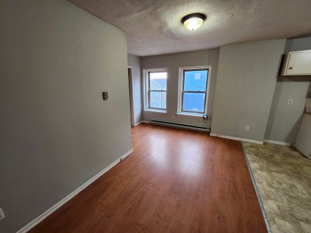 240 Duke Street - U4 - Photo 2