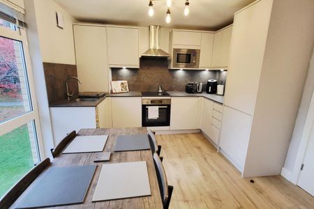 Winchester Close, ENFIELD - Photo 4