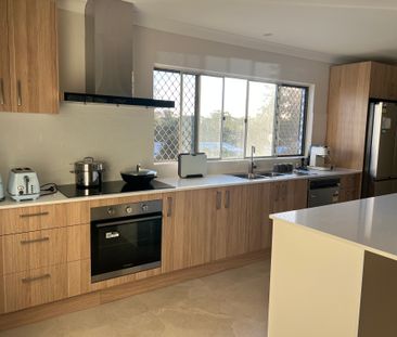 Rare Rental Opportunity – Space, Parking & Flexibility for Families - Photo 4