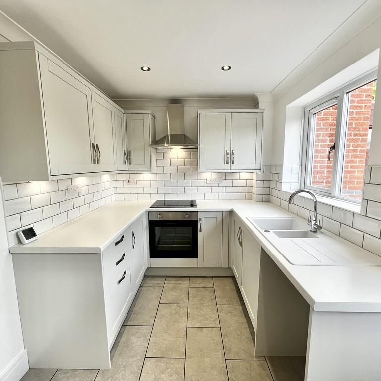 2 bedroom terraced house to rent - Photo 1