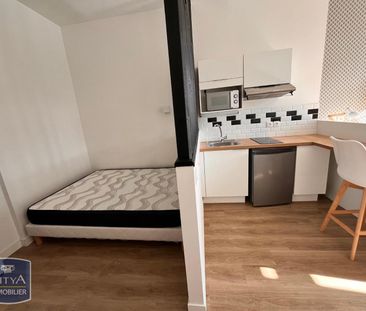 Location Appartement 1 pièce 25m² CHANGE 53810 - Photo 3