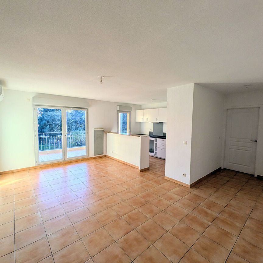 AIX EN PROVENCE APPARTEMENT T3 TERRASSE ET GARAGE, - Photo 1