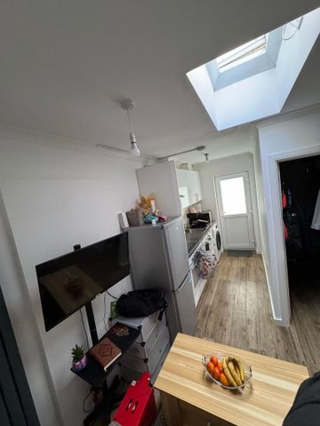 1 bedroom detached house to rent - Photo 4