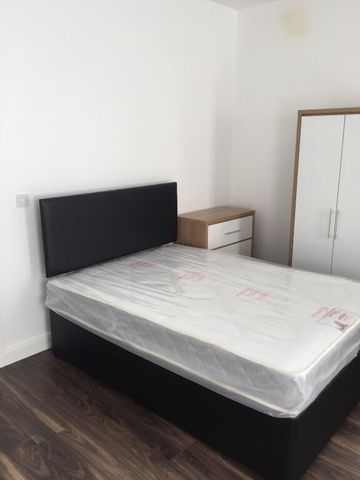 **student Property**, 26 Barry Street, Derry, BT48 7PJ - Photo 2