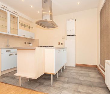 1 bedroom Flat To Let - Photo 4