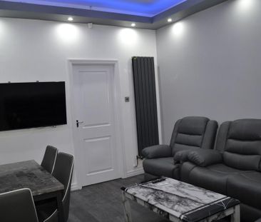 6 bedroom house to rent - Photo 3