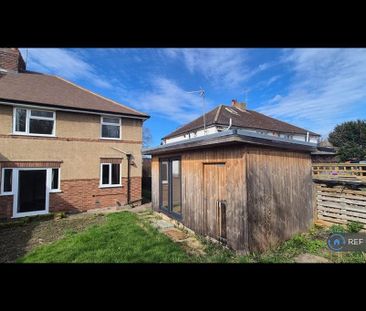 3 bedroom semi-detached house to rent - Photo 6