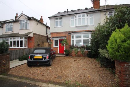 Osborne Road, Walton-on-Thames - 4 bedrooms Property for lettings - Seymours - Photo 4