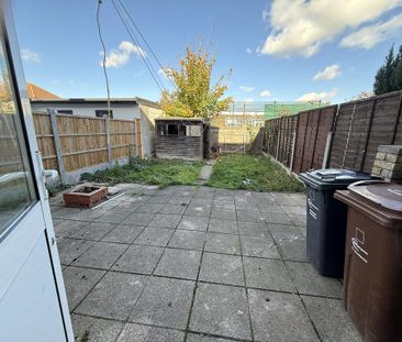 3 bedroom terraced house to rent - Photo 6