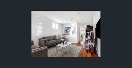 Low-Maintenance, Light-Filled Townhouse in the Heart of Richmond - Photo 5