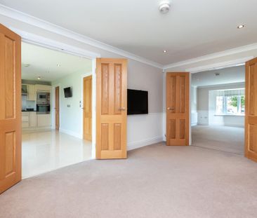 4 bedroom detached house to rent - Photo 2